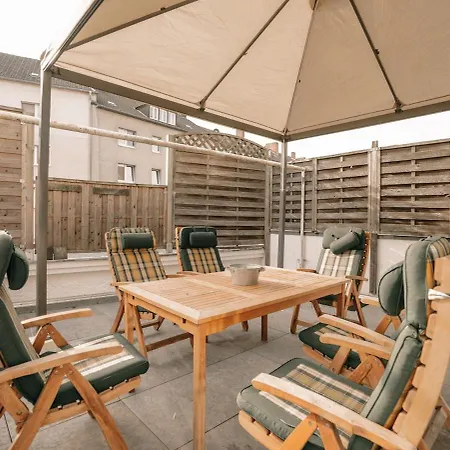 Grosse In Apartman *